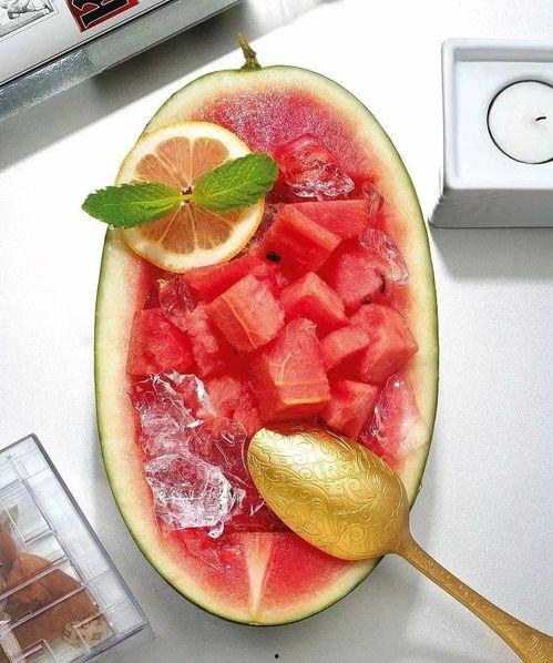 郑燕姿怀孕吃瓜,甜蜜分享孕期生活